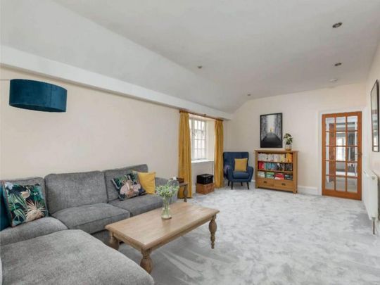 4 bedroom house to rent - Photo 1