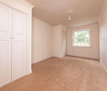 Keephatch House, Montague Close, Keephatch Park, Wokingham, RG40 - Photo 2