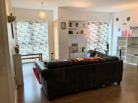 2 bed Apartment for Rent - Photo 2