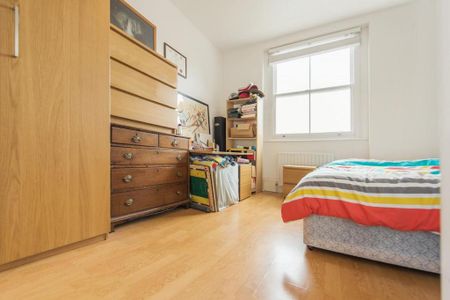 3 bedroom flat to rent - Photo 2