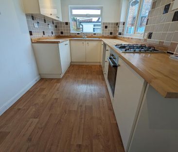 2 bedroom terraced house to rent - Photo 5