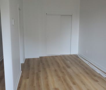 Logement Rénové 3 1/2 - Personne Seule - Photo 3