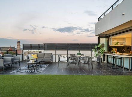 Urban Elegance Meets Resort-Style Living - Photo 1