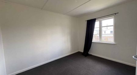 Three Bedrooms on Clyde - Photo 2