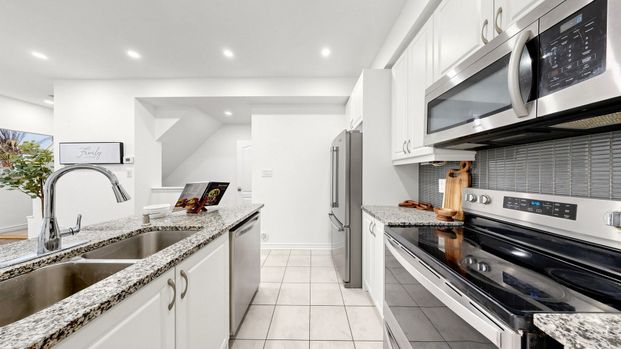 For Lease - 15 Heron Park Place, Toronto, Ontario - Photo 1
