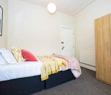 6 bedroom terraced house to rent - Photo 3