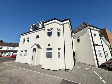 St. Josephs Road, Aldershot, Aldershot, GU12 - Photo 2