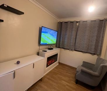 Room in a Shared House, Swinburne Crescent, CR0 - Photo 2