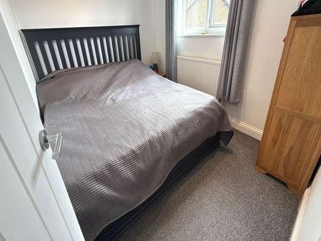 Long Ground, Frome, Somerset, BA11 - Photo 3