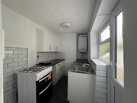 2 bedroom terraced house to rent - Photo 5