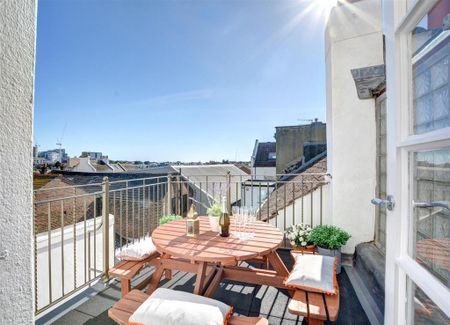 4 bedroom flat to rent - Photo 5