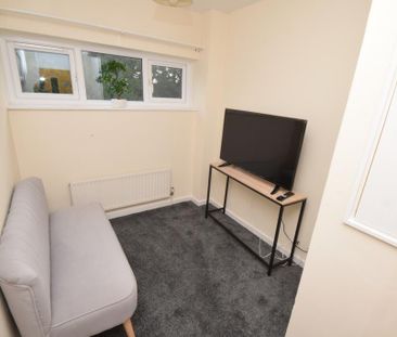 4 bedroom apartment to rent - Photo 1