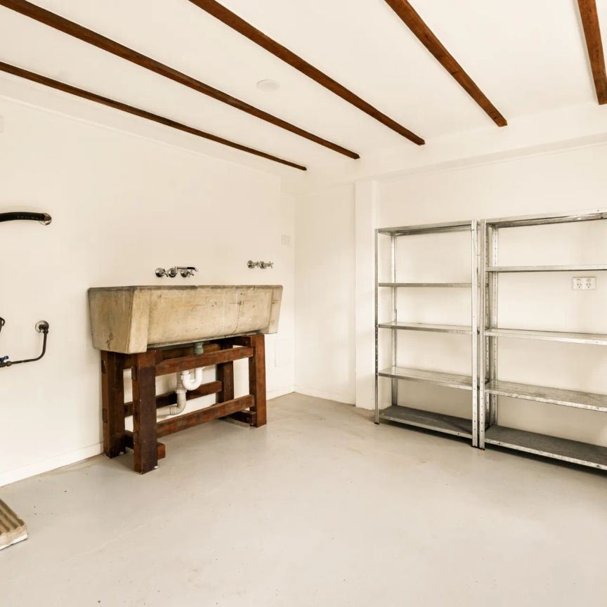 Charming Queenslander on the Hill - Light, Leafy and Full of Character - Photo 1