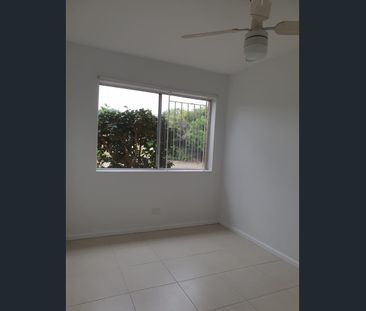 CHERMSIDE SMALL BLOCK OF THREE EVERYTHING AT YOUR DOOR - Photo 3