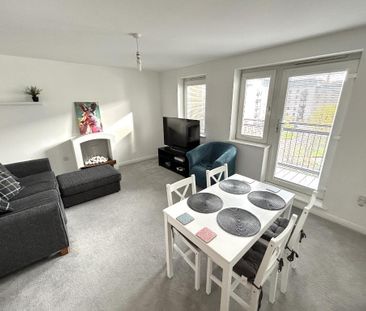 2 bedroom flat to rent - Photo 2
