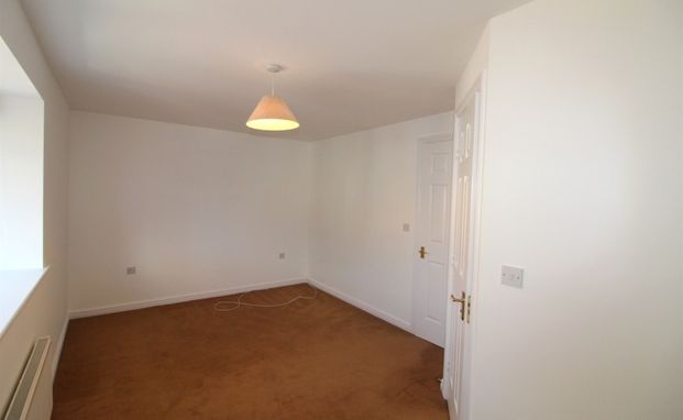 Sandpiper Mews, Wakefield - Photo 1