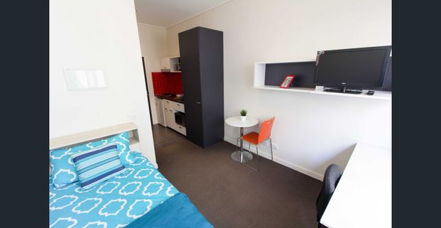 Modern studio Accommodation - Photo 1