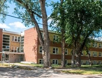 Elmcrest Apartments - Photo 1