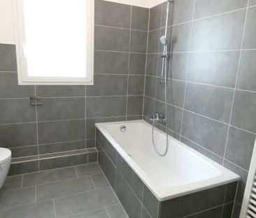 ** Modernisierte 2-Zi-Wohnung mit Balkon in Essen-Holsterhausen suc... - Photo 3