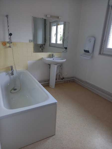 Location : Appartement 3 pièces 67 m2 – VIEUX CHARMONT - Photo 5