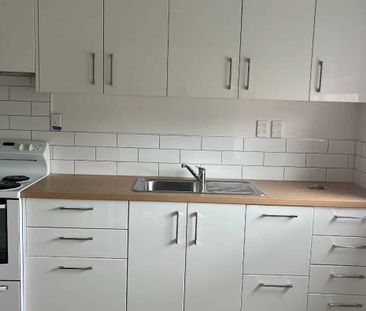 Freshly Renovated 2 Bedroom, Levin - Photo 3
