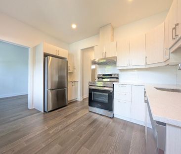 **Because You Deserve Renovated 4 1/2 w Parking, Metro Lasalle,Verd... - Photo 3