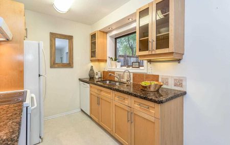 For Lease - 49 Melville Crescent, Brampton, Ontario - Photo 5