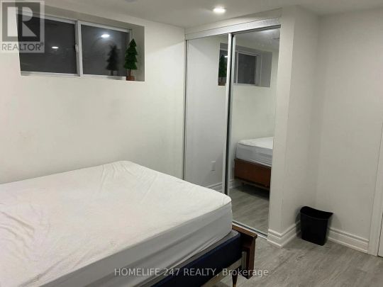 50 PANMURE CRESCENT N - Photo 1