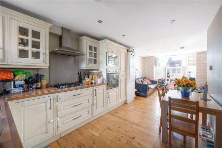 St. Mary's Road, London, SE25 flat to rent - Photo 2