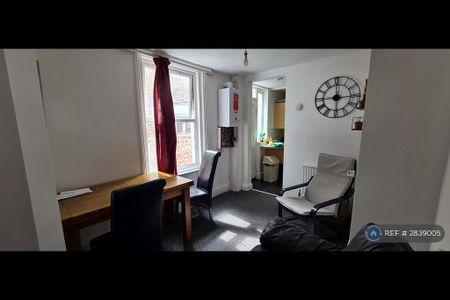 5 bedroom terraced house to rent - Photo 4