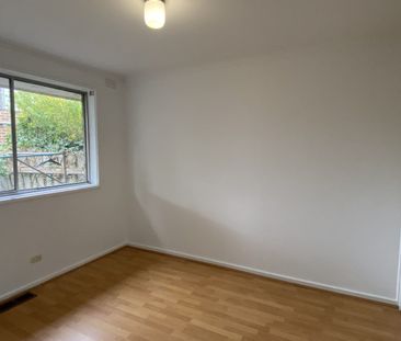 3-bedroom unit in Noble Park ready to move in! - Photo 3