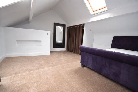 20, Oakroyd Mount, Stanningley, Pudsey, West Yorkshire, LS28 7QH - Photo 3