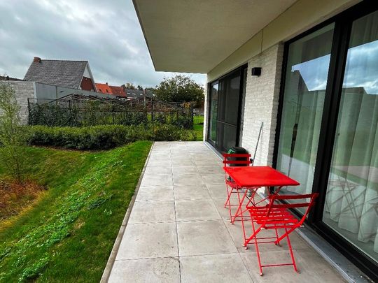 Heel erg rustig gelegen gelijkvloers appartement (BJ 2023) met twee slaapkamers en carport. - Photo 1