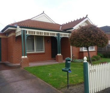3 BEDROOM TOWNHOUSE 150M FROM LAKE WENDOUREE - Photo 4
