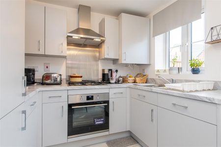 2 bed House - Mid Terrace To Let - Photo 3