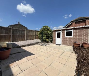4 bedroom semi-detached house to rent - Photo 1