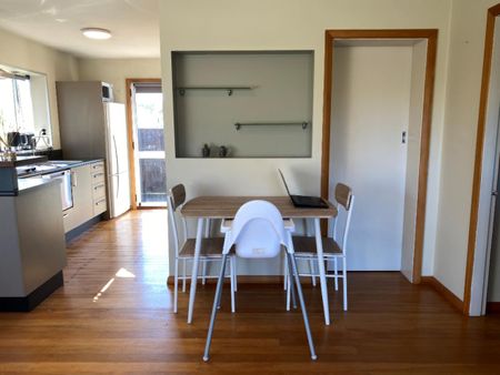 Sunny, Modern Home Just Steps from Stoke Shops - Photo 2
