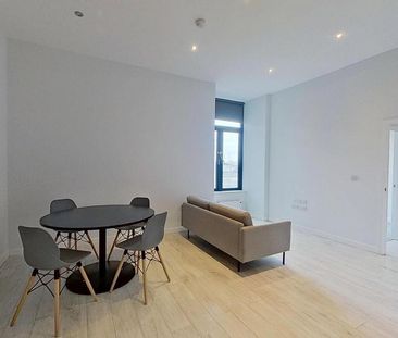 2 bedroom flat to rent - Photo 2