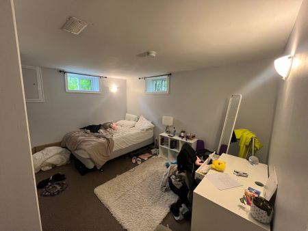 81 Crestdale Avenue - Photo 3