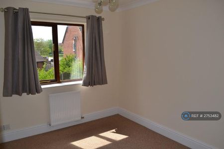 3 bedroom semi-detached house to rent - Photo 4