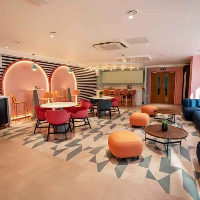 Platinum Studio - Photo 1