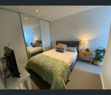 12/102 Colac Road, Highton, Vic 3216 - Photo 1