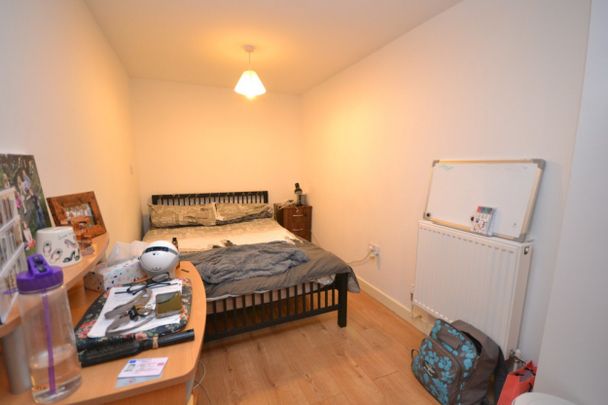 3 bed Flat for Rent - Photo 1