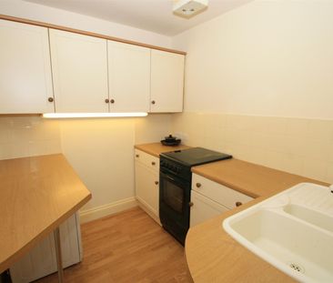 Station Road, Westcliff-On-Sea - Photo 6