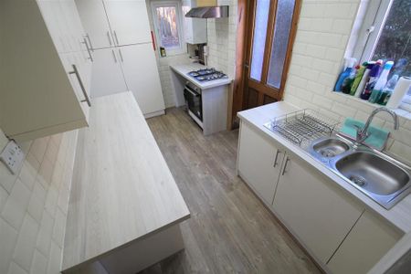 3 bedroom detached house to rent - Photo 5