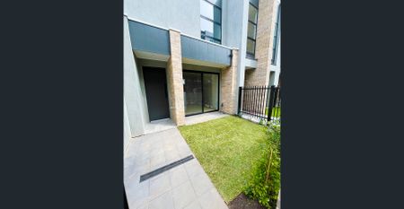 Stylish & Spacious Modern Townhouse in Prime Bowden Location - Photo 3