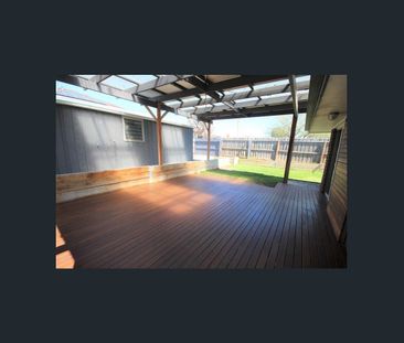 Private, Spacious Family Home in Prime Bell Post Hill Location - Photo 1