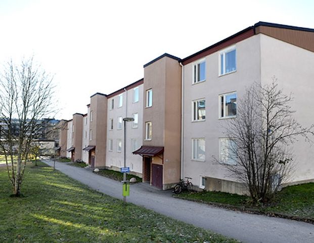 Fäbodvägen 29, Skogås - Photo 1