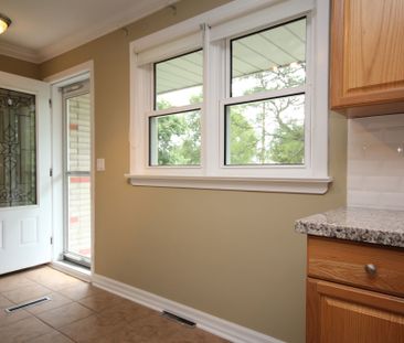 For Lease - 376 Humewood Avenue Unit# Main, Oshawa, Ontario - Photo 6