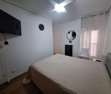 REF.7740 — Spacious 2-bedroom renovated apartment 500 m from the sea - Photo 2